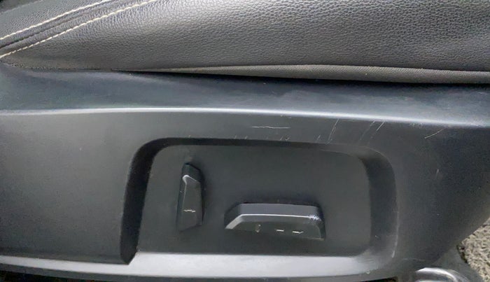 2022 Tata Harrier XZ PLUS 2.0L DARK EDITION, Diesel, Manual, 35,198 km, Driver Side Adjustment Panel
