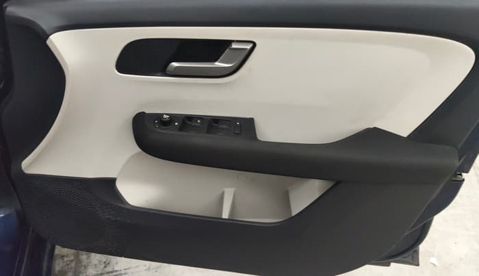2023 Tata ALTROZ XZA + SUNROOF, Petrol, Automatic, 23,574 km, Driver Side Door Panels Control