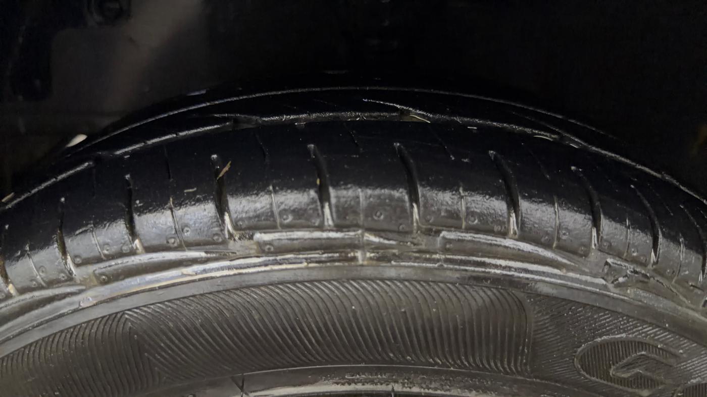 2014 Hyundai Eon ERA +, Petrol, Manual, 66,695 km, Left Front Tyre Tread