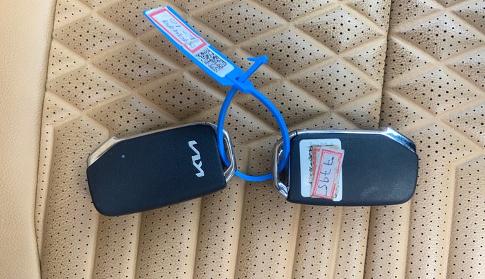 2024 KIA SONET 	 HTX 1.0 TURBO DCT, Petrol, Automatic, 7,304 km, Key Close Up