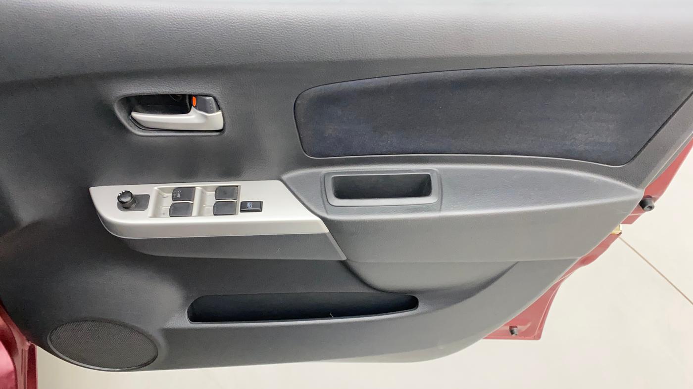 2011 Maruti Wagon R 1.0 VXI, Petrol, Manual, 56,801 km, Driver Side Door Panels Control
