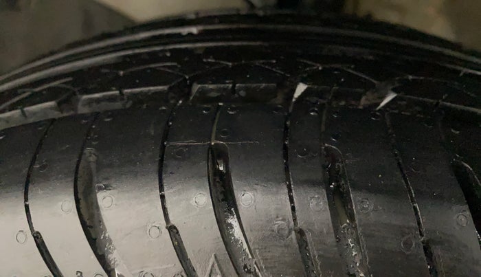 2017 Honda Brio S MT, Petrol, Manual, 50,085 km, Left Front Tyre Tread