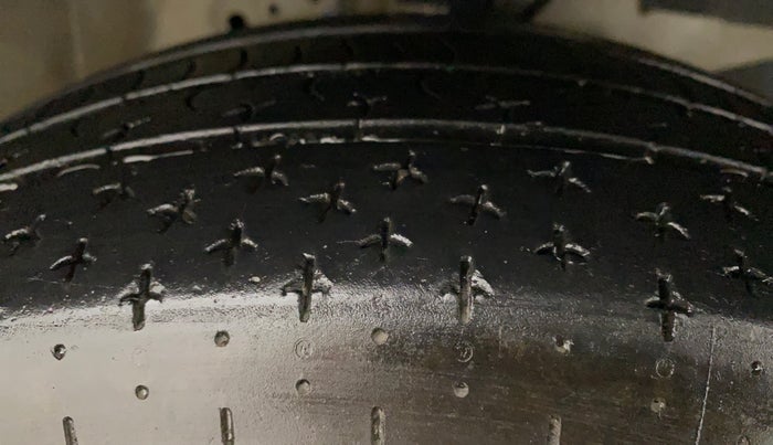 2017 Honda Brio S MT, Petrol, Manual, 50,085 km, Right Front Tyre Tread