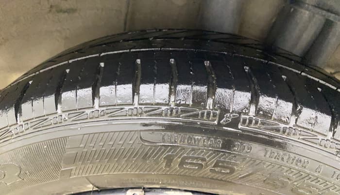 2015 Hyundai Xcent S 1.1 CRDI, Diesel, Manual, 1,21,244 km, Left Rear Tyre Tread