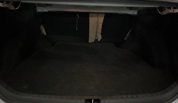 2015 Toyota Corolla Altis G PETROL, Petrol, Manual, 97,407 km, Boot Inside