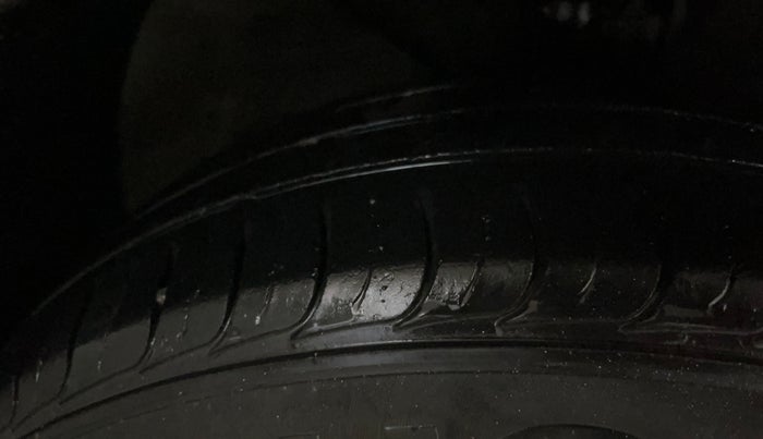 2015 Hyundai Creta SX PLUS 1.6 PETROL, Petrol, Manual, 45,234 km, Right Front Tyre Tread