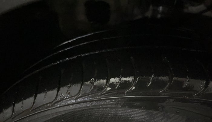 2015 Hyundai Creta SX PLUS 1.6 PETROL, Petrol, Manual, 45,234 km, Left Front Tyre Tread