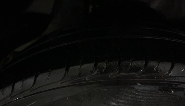 2015 Hyundai Creta SX PLUS 1.6 PETROL, Petrol, Manual, 45,234 km, Right Rear Tyre Tread