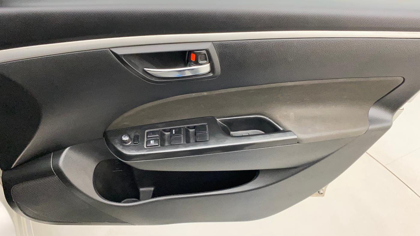 2015 Maruti Swift VXI, Petrol, Manual, 1,11,145 km, Driver Side Door Panels Control