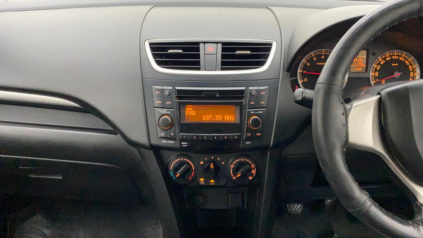 2015 Maruti Swift VXI, Petrol, Manual, 1,11,145 km, Air Conditioner