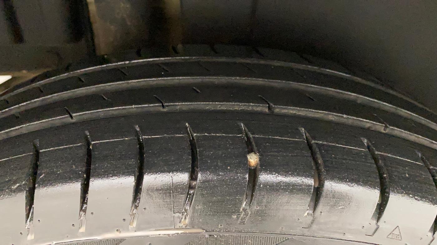 2015 Maruti Swift VXI, Petrol, Manual, 1,11,145 km, Right Rear Tyre Tread