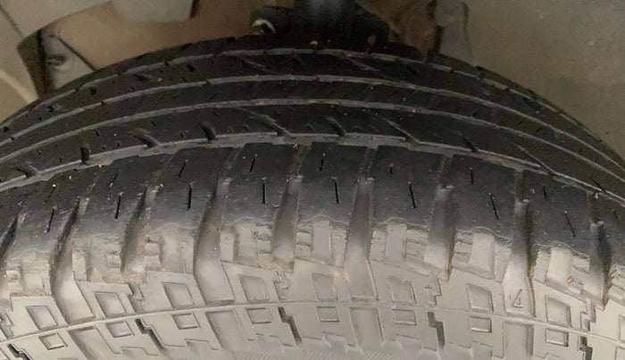 2015 Renault Duster 110 PS RXZ DIESEL PLUS, Diesel, Manual, 1,05,373 km, Left Front Tyre Tread