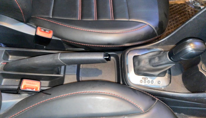 2022 Volkswagen Polo COMFORTLINE 1.0L TSI AT, Petrol, Automatic, 27,063 km, Gear Lever