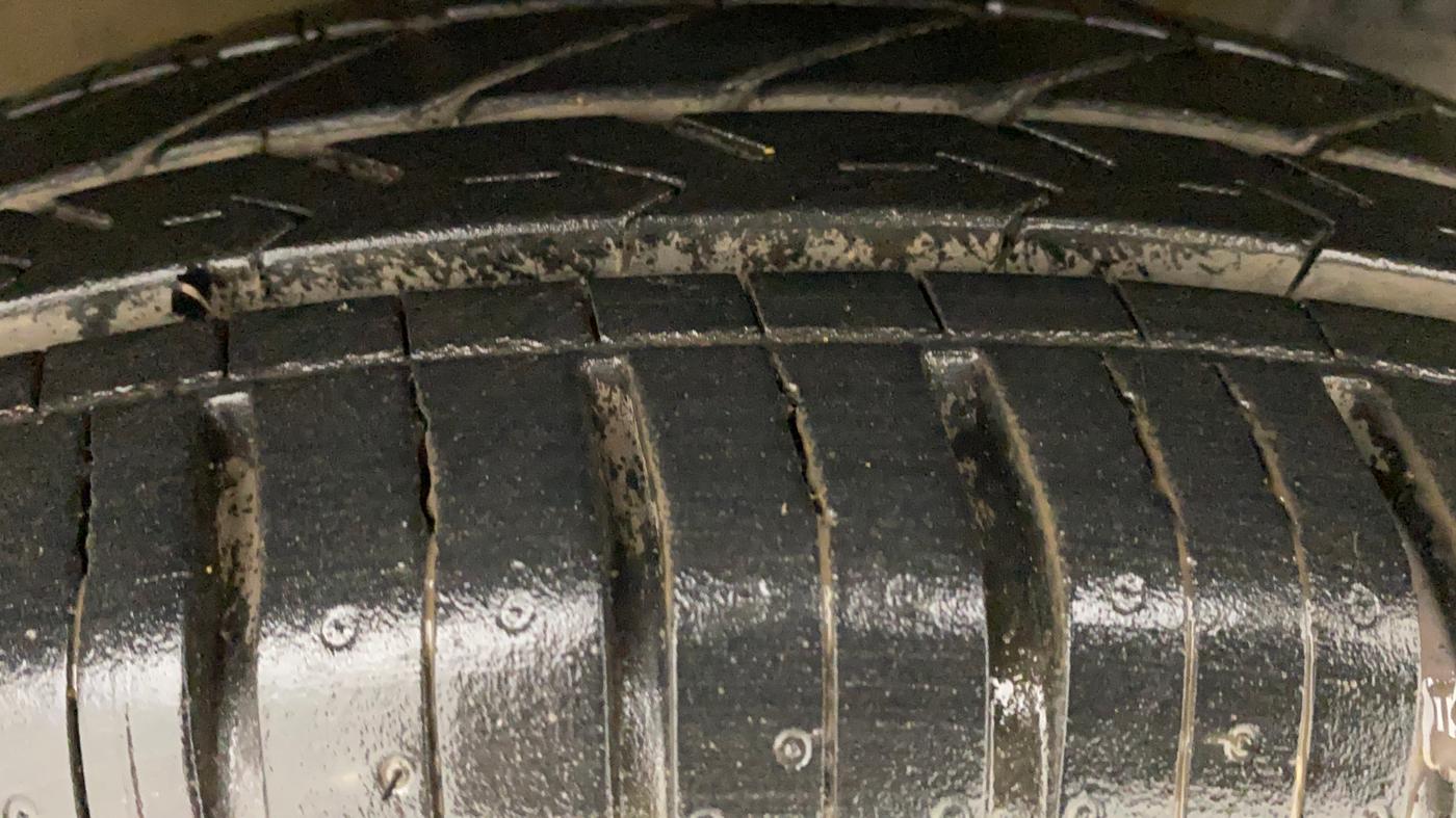 2017 Maruti Swift VXI, Petrol, Manual, 46,948 km, Right Front Tyre Tread