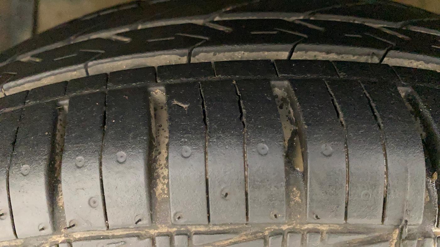 2017 Maruti Swift VXI, Petrol, Manual, 46,948 km, Left Front Tyre Tread
