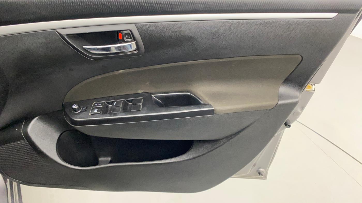 2017 Maruti Swift VXI, Petrol, Manual, 46,948 km, Driver Side Door Panels Control