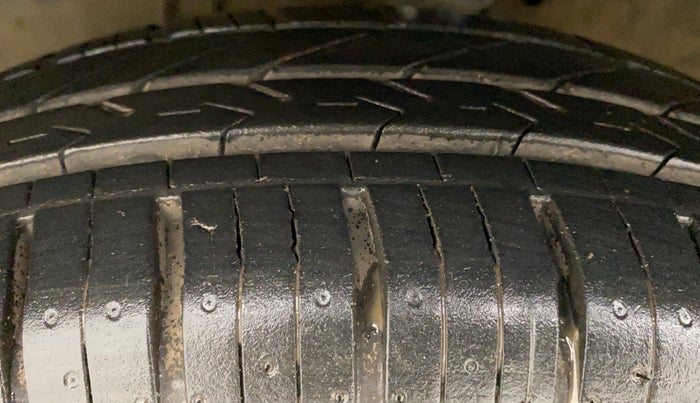 2017 Maruti Swift VXI, Petrol, Manual, 46,948 km, Left Rear Tyre Tread