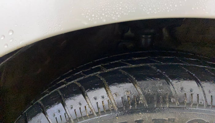 2016 Maruti Celerio VXI AMT (O), Petrol, Automatic, 37,298 km, Right Front Tyre Tread