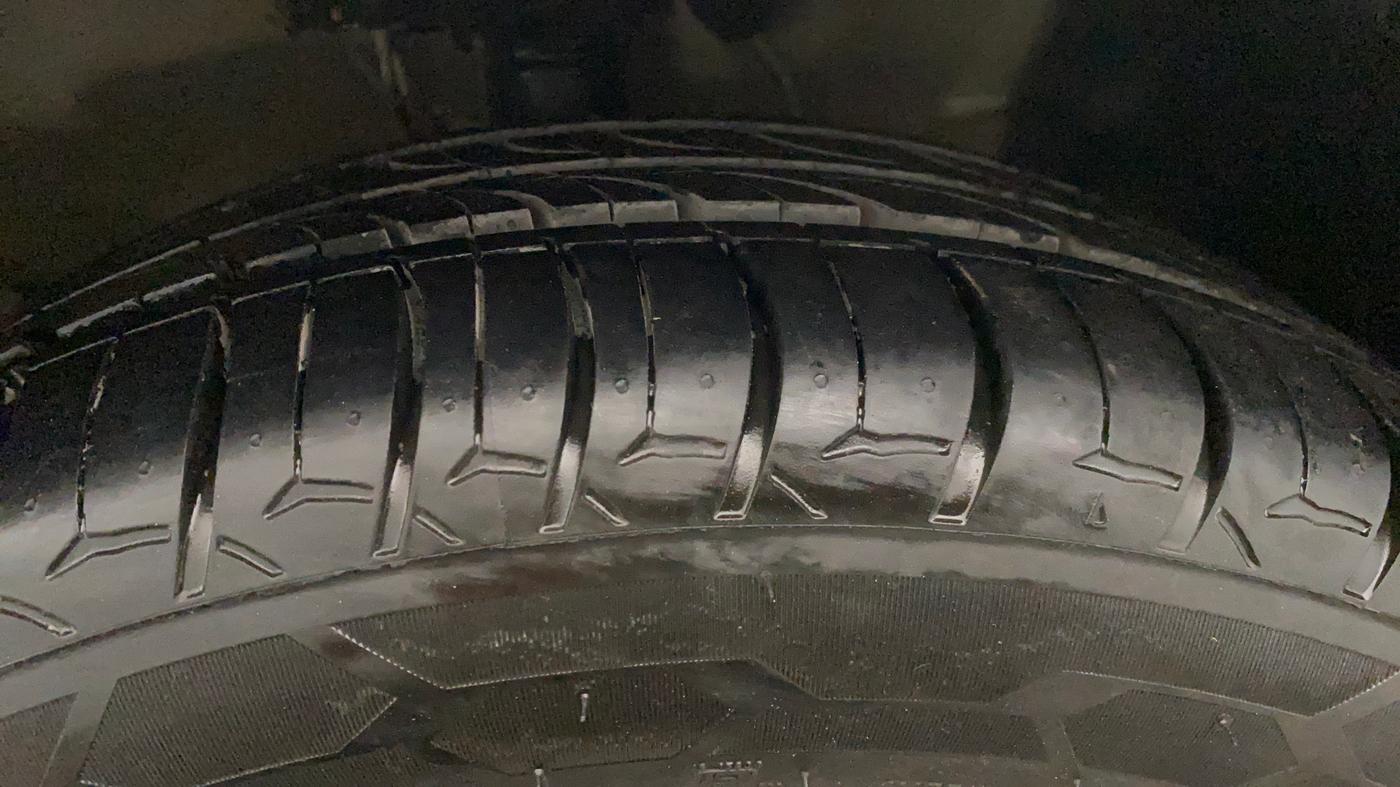 2021 Hyundai Verna SX 1.5 VTVT, Petrol, Manual, 50,946 km, Right Front Tyre Tread