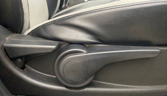 2018 Tata Tiago XZA PETROL, Petrol, Automatic, 10,694 km, Driver Side Adjustment Panel