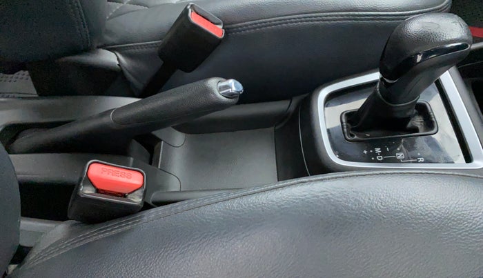 2018 Maruti Swift VXI AMT D, Petrol, Automatic, 88,056 km, Gear Lever