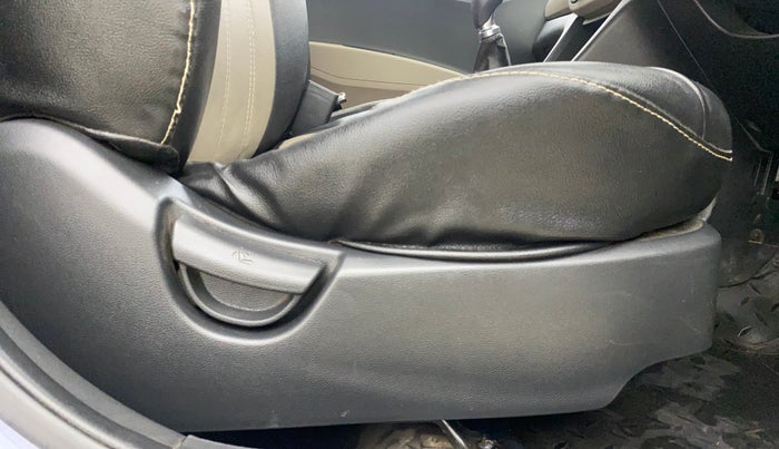 2014 Hyundai Grand i10 SPORTZ 1.2 KAPPA VTVT, Petrol, Manual, 33,989 km, Driver Side Adjustment Panel