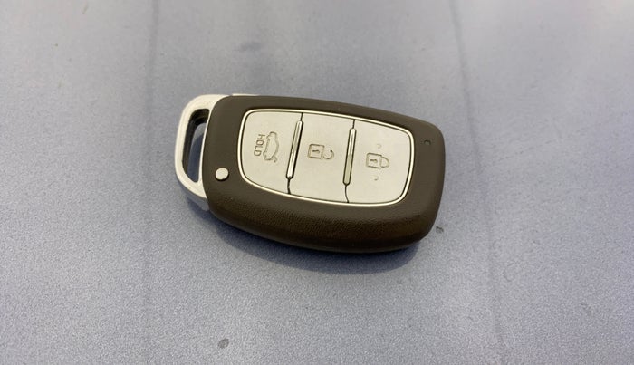 2014 Hyundai Grand i10 SPORTZ 1.2 KAPPA VTVT, Petrol, Manual, 33,989 km, Key Close Up