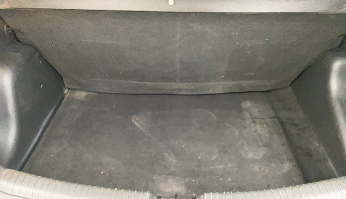 2014 Hyundai Grand i10 SPORTZ 1.2 KAPPA VTVT, Petrol, Manual, 33,989 km, Boot Inside