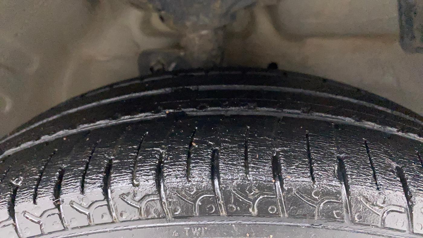 2017 Maruti Celerio ZXI AMT, Petrol, Automatic, 77,481 km, Right Front Tyre Tread