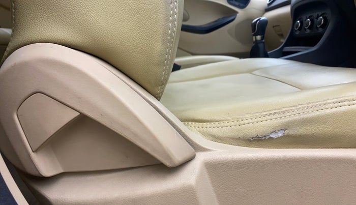 2016 Ford Figo Aspire TREND 1.2 PETROL, Petrol, Manual, 97,033 km, Driver Side Adjustment Panel