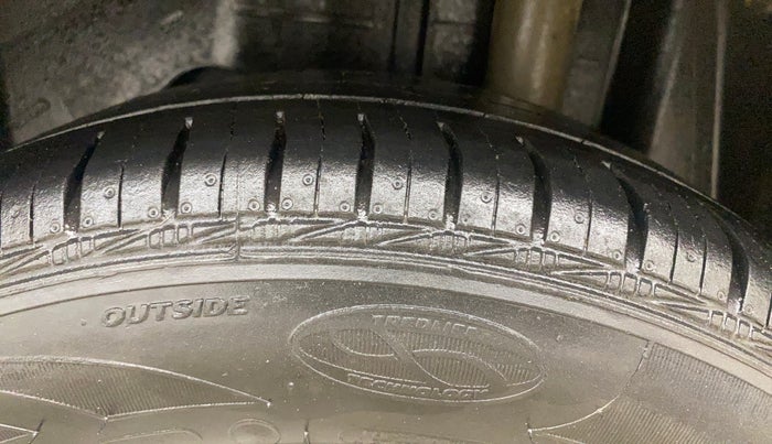 2016 Ford Figo Aspire TREND 1.2 PETROL, Petrol, Manual, 97,033 km, Left Rear Tyre Tread