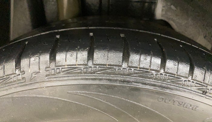 2016 Ford Figo Aspire TREND 1.2 PETROL, Petrol, Manual, 97,033 km, Right Rear Tyre Tread