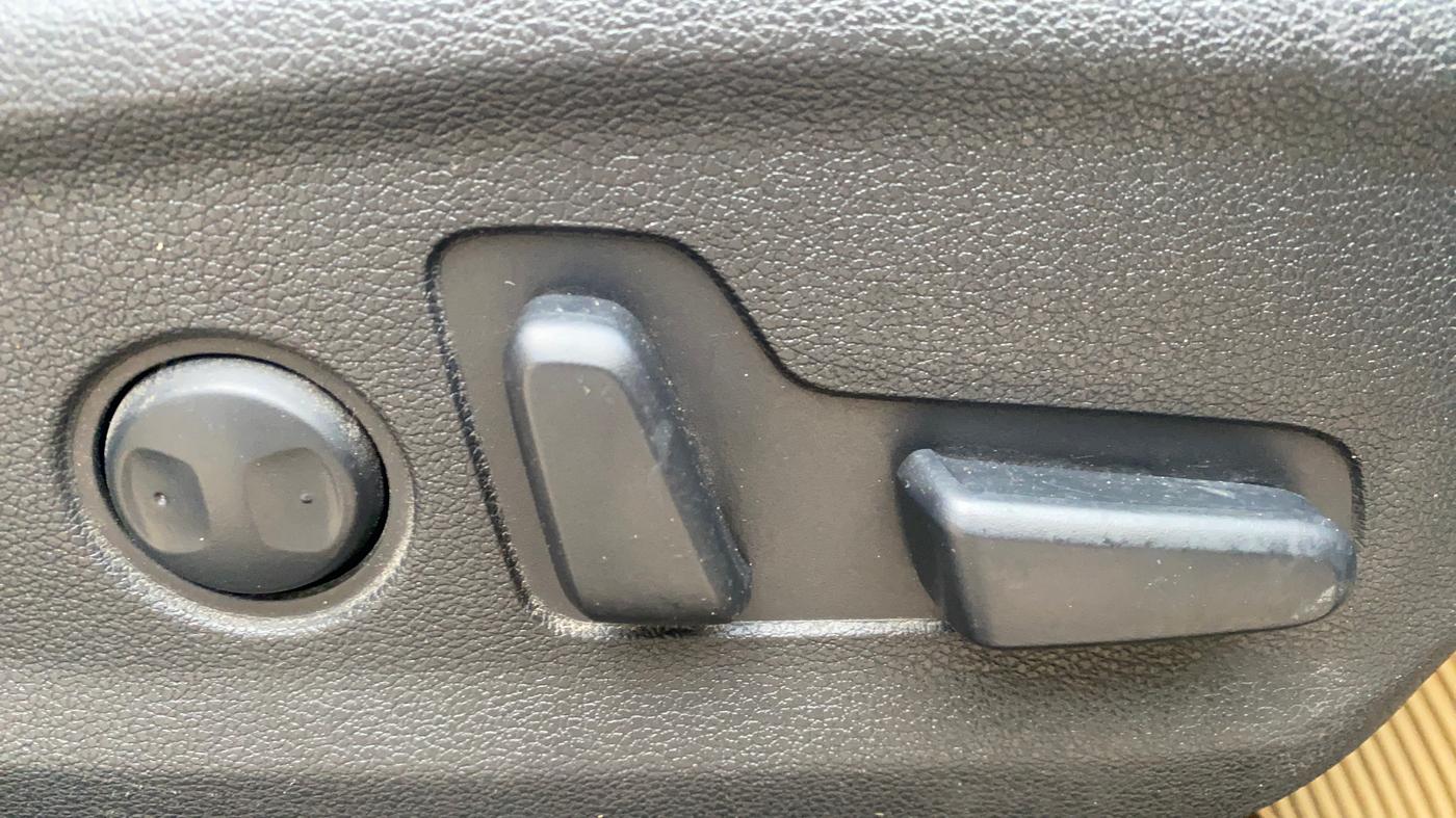 2021 Hyundai Tucson GLS 2WD AT PETROL, Petrol, Automatic, 96,935 km, Driver Side Adjustment Panel