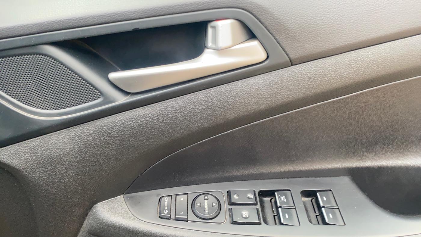 2021 Hyundai Tucson GLS 2WD AT PETROL, Petrol, Automatic, 96,935 km, Driver Side Door Panels Control