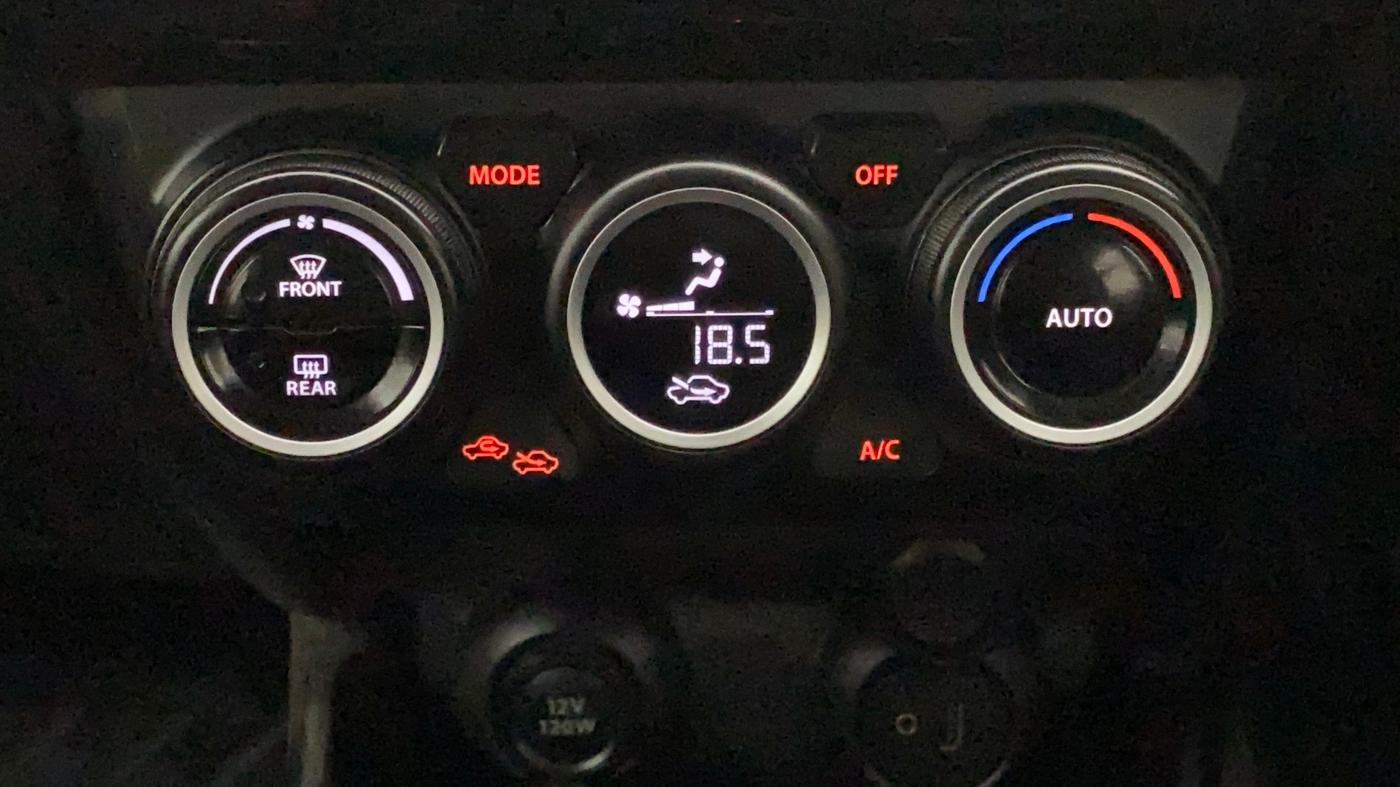 2022 Maruti Swift ZXI PLUS AMT DUAL TONE, Petrol, Automatic, 31,890 km, Automatic Climate Control