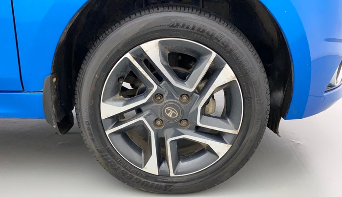2018 Tata Tiago XZ PLUS DUAL TONE PETROL, Petrol, Manual, 25,862 km, Right Front Wheel