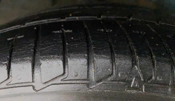 2018 Tata Tiago XZ PLUS DUAL TONE PETROL, Petrol, Manual, 25,862 km, Right Rear Tyre Tread