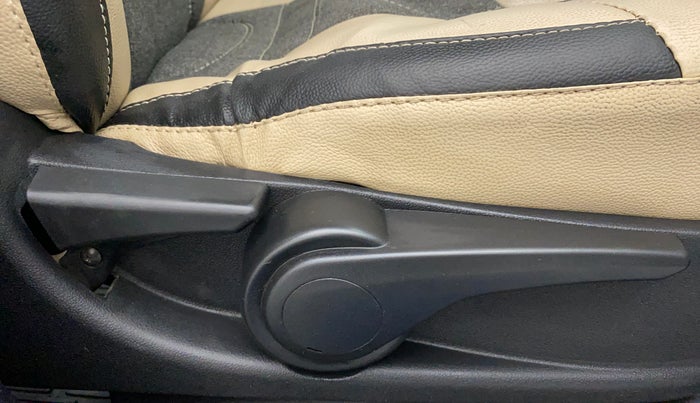2018 Tata Tiago XZ PLUS DUAL TONE PETROL, Petrol, Manual, 25,862 km, Driver Side Adjustment Panel