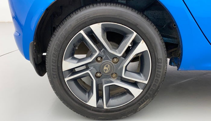 2018 Tata Tiago XZ PLUS DUAL TONE PETROL, Petrol, Manual, 25,862 km, Right Rear Wheel