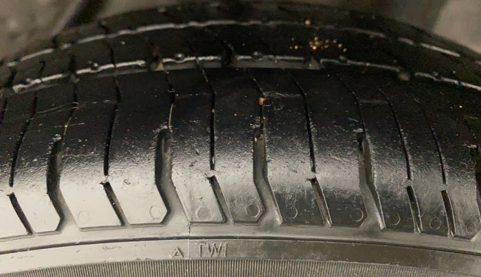 2017 Honda Brio 1.2 S MT I VTEC, Petrol, Manual, 41,799 km, Left Rear Tyre Tread