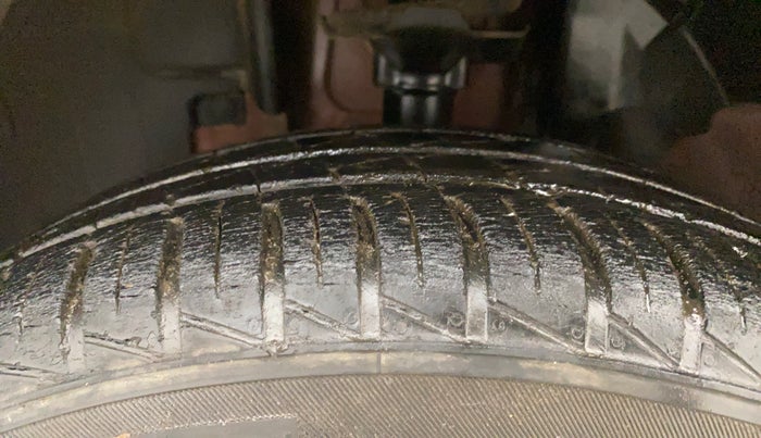 2020 Renault Kwid RXT 1.0 (O), Petrol, Manual, 35,935 km, Left Front Tyre Tread