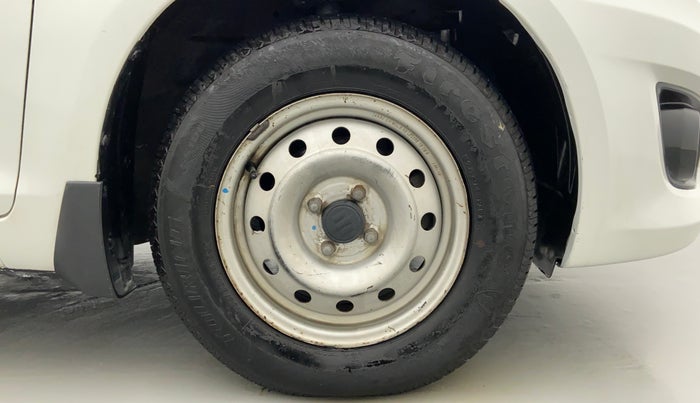 2013 Maruti Swift Dzire LDI, Diesel, Manual, 1,31,429 km, Right Front Wheel