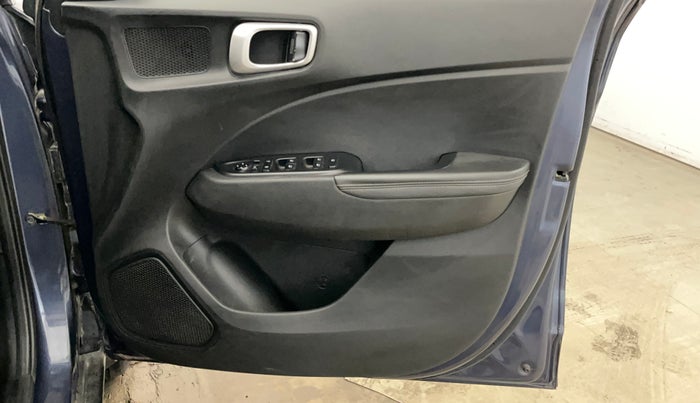 2021 Hyundai VENUE SX 1.0 (O) TURBO IMT, Petrol, Manual, 75,138 km, Driver Side Door Panels Control