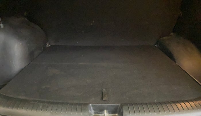 2016 Hyundai Creta SX PLUS 1.6 PETROL, Petrol, Manual, 71,741 km, Boot Inside