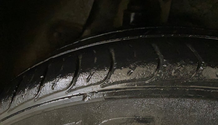 2016 Hyundai Creta SX PLUS 1.6 PETROL, Petrol, Manual, 71,741 km, Right Rear Tyre Tread