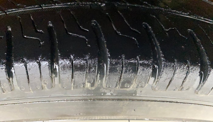 2016 Maruti Celerio VXI AMT, Petrol, Automatic, 1,11,602 km, Left Rear Tyre Tread