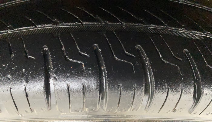 2016 Maruti Celerio VXI AMT, Petrol, Automatic, 1,11,602 km, Left Front Tyre Tread