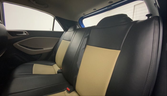 2019 Hyundai Elite i20 SPORTZ PLUS 1.2, Petrol, Manual, 27,416 km, Right Side Rear Door Cabin