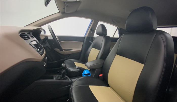 2019 Hyundai Elite i20 SPORTZ PLUS 1.2, Petrol, Manual, 27,416 km, Right Side Front Door Cabin