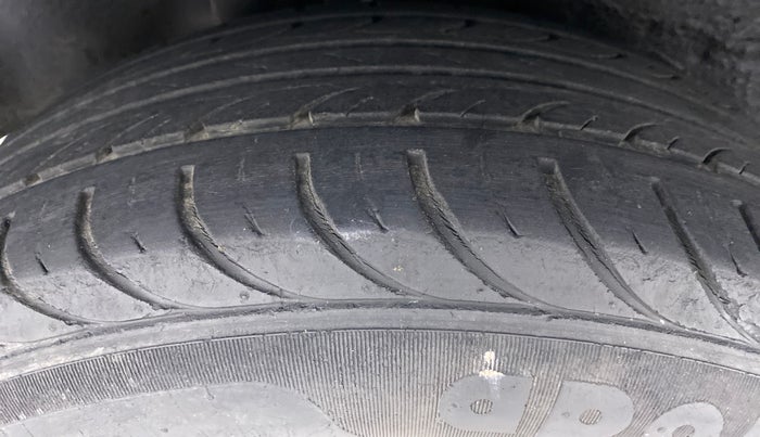2013 Ford Figo 1.2 TITANIUM DURATEC, Petrol, Manual, 23,212 km, Right Rear Tyre Tread